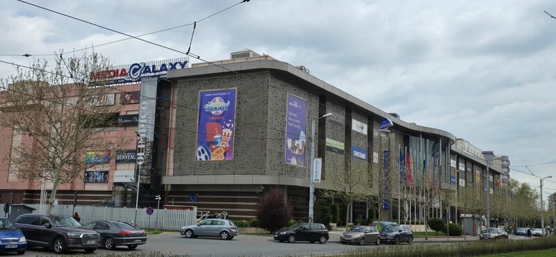 Vitan- Mall inchiriez garsoniera decomandata, bloc 1989