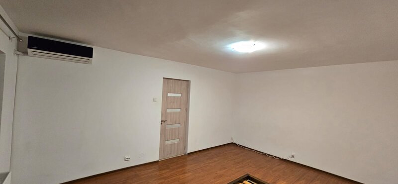 Vitan-Mall inchiriez garsoniera decomandata, bloc 1989