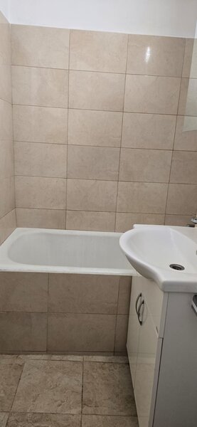 Vitan-Mall inchiriez garsoniera decomandata, bloc 1989